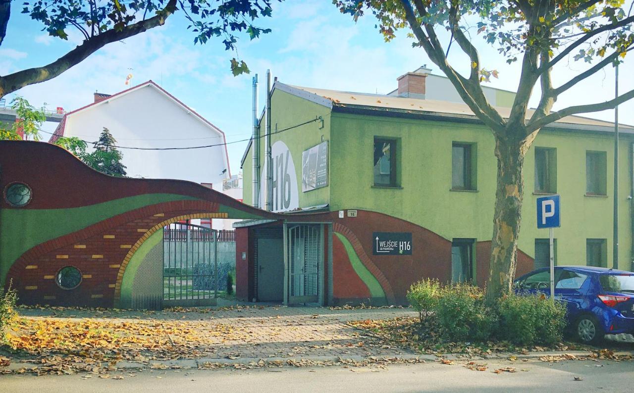 Wygodne Pokoje H16 Hostel Chorzow Exterior photo